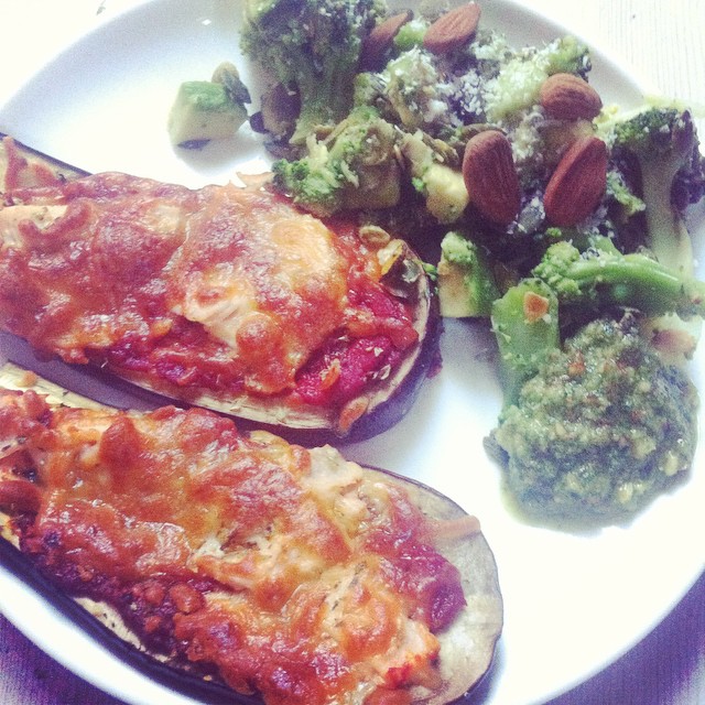 Aubergine pizzaer photo 5_zpsc475a2a6.jpg