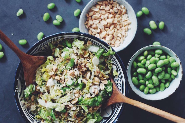 thai-inspireret salat med quinoa og spidskål 1