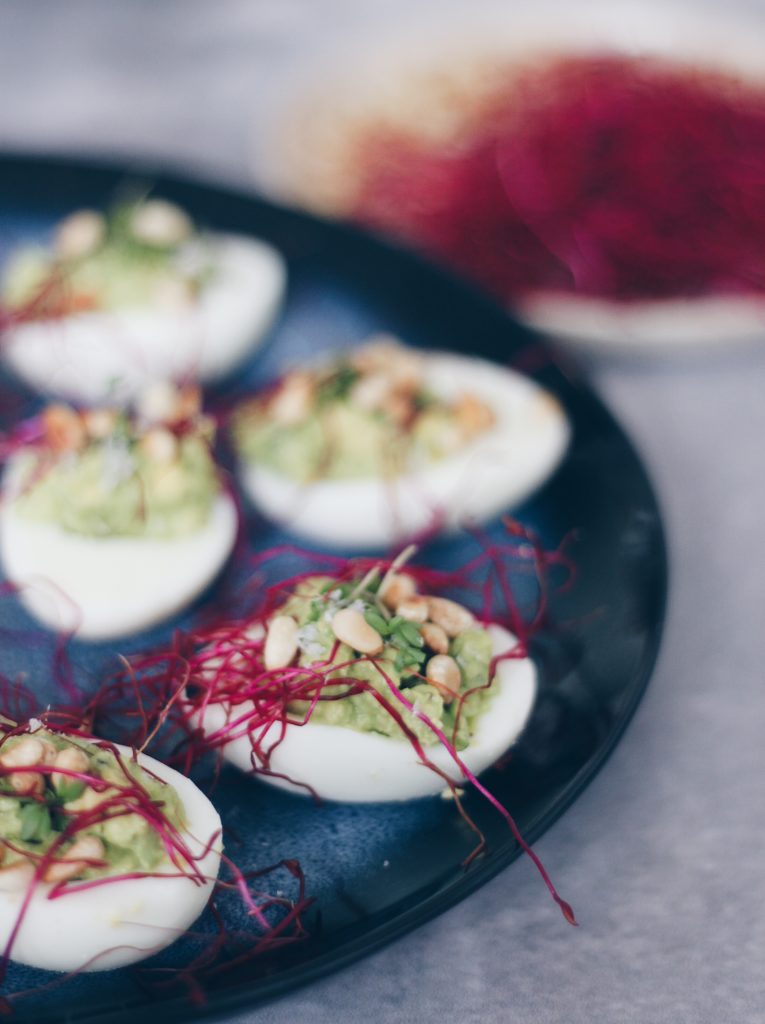 Æg med avocadofyld