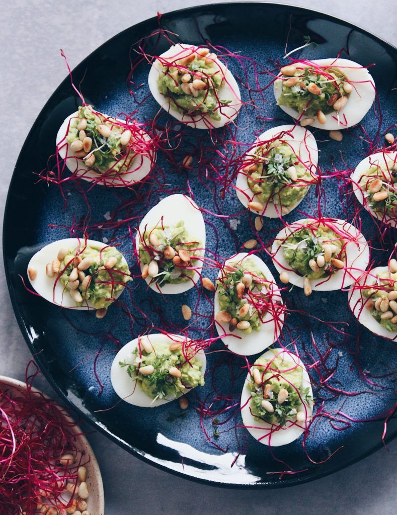 Æg med avocadofyld