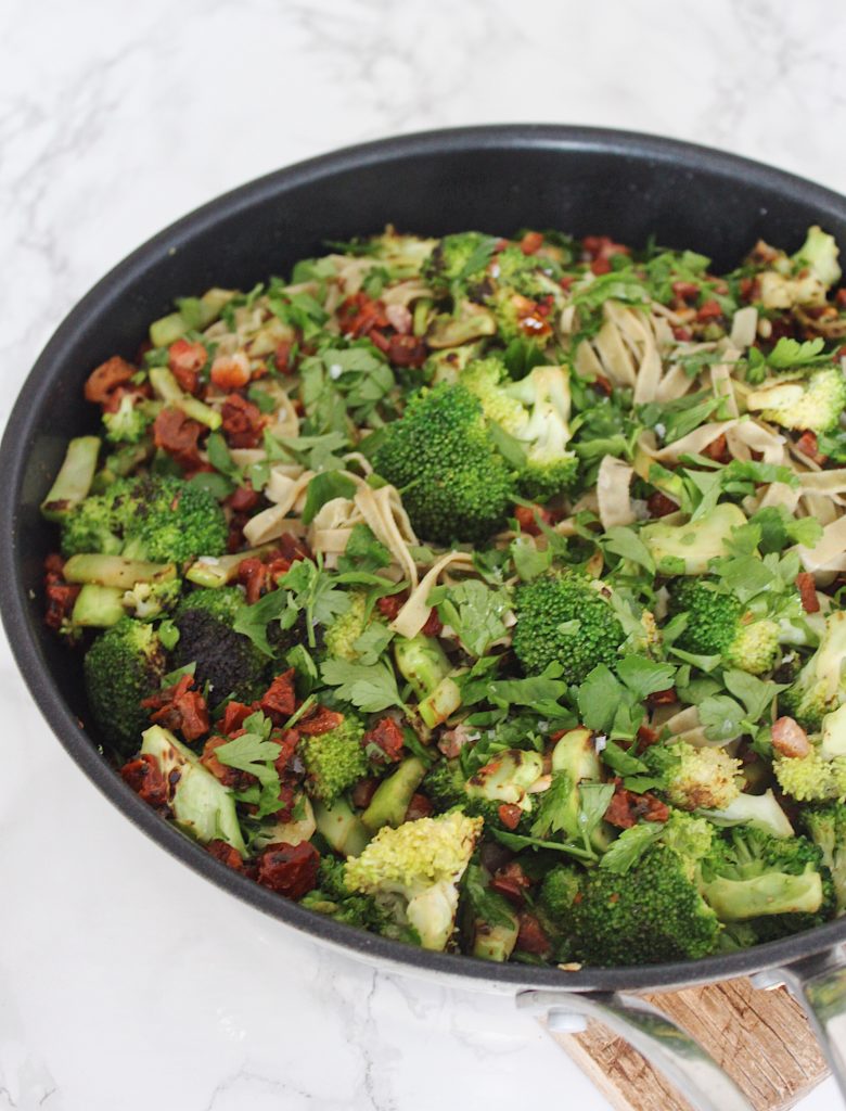 Bønnepasta med broccoli og soltørrede tomater 2