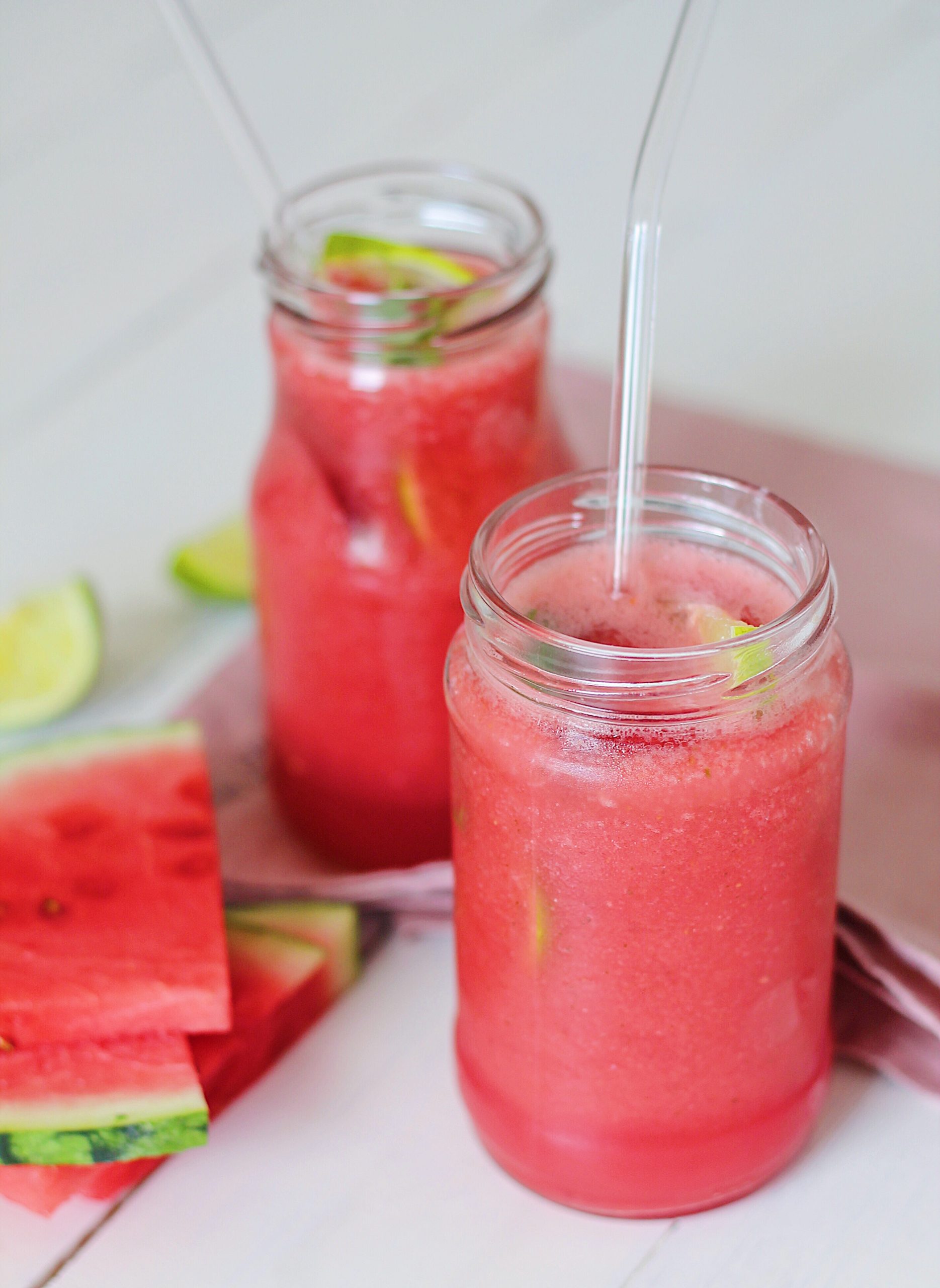 Vandmelon juice med jordbær og lime