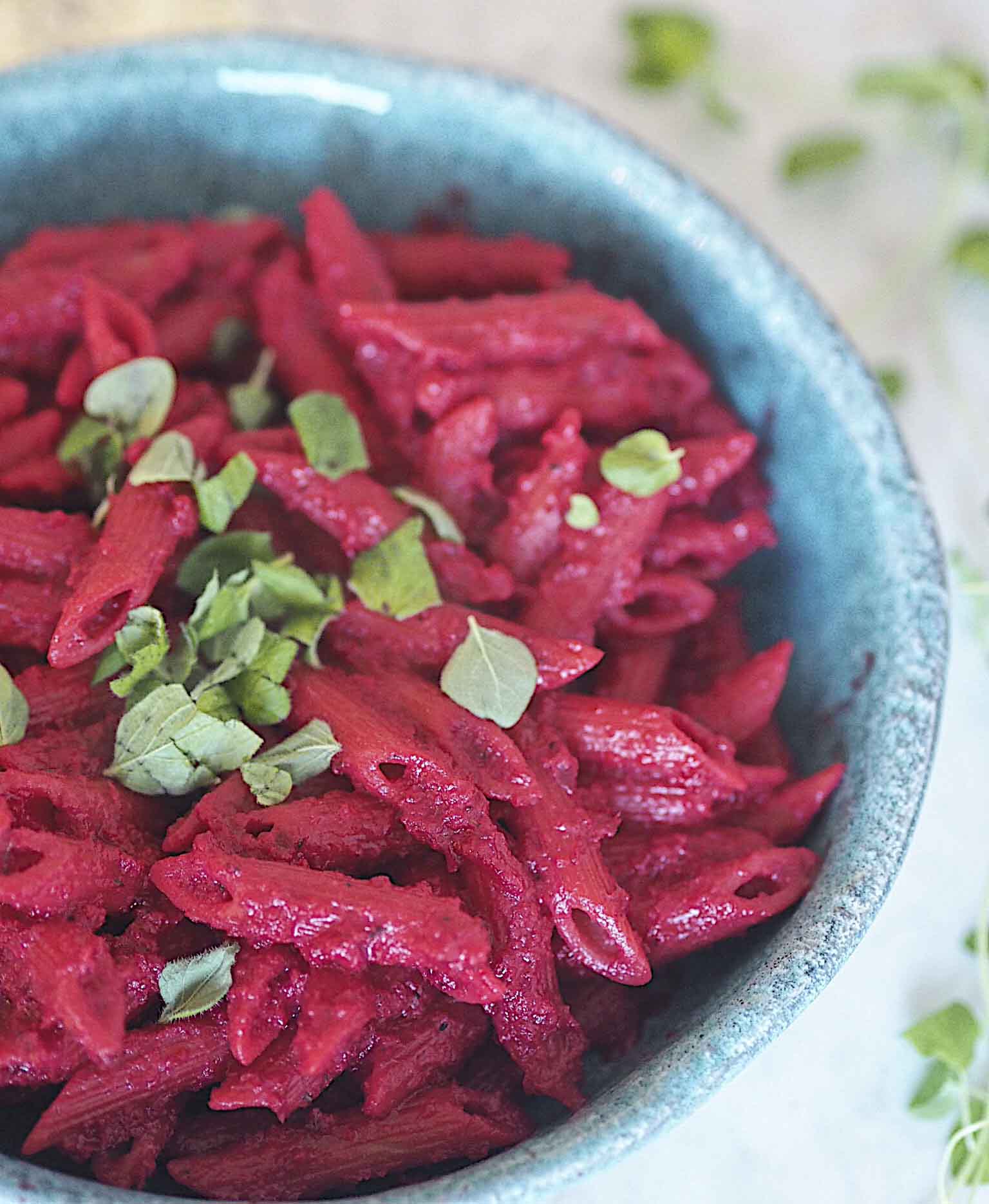 Pasta i rødbedesovs