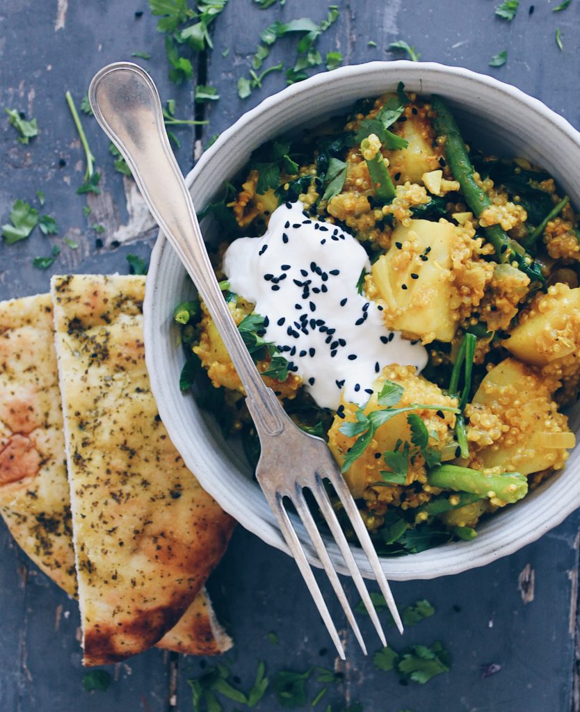 Curry med quinoa og kartofler