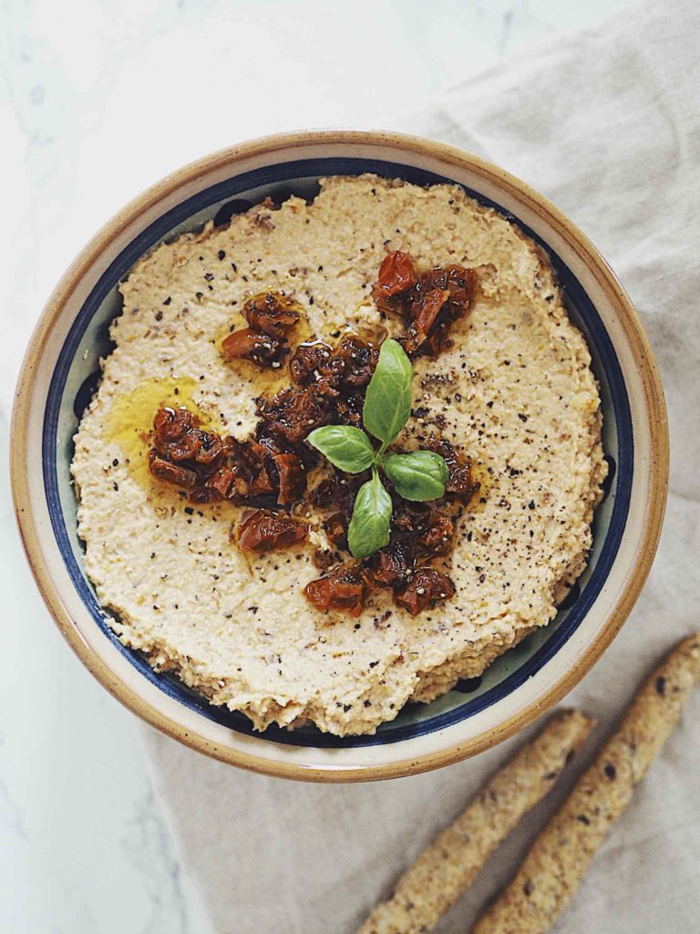 Hummus med soltørrede tomater