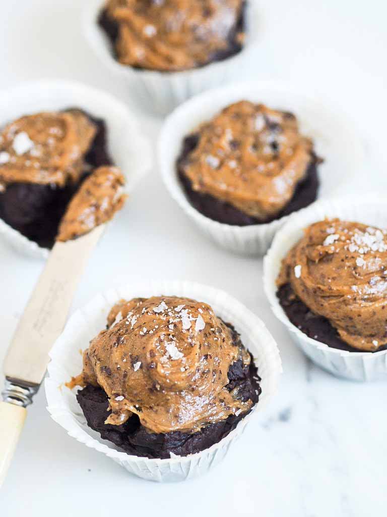 chokolademuffins med sorte bønner