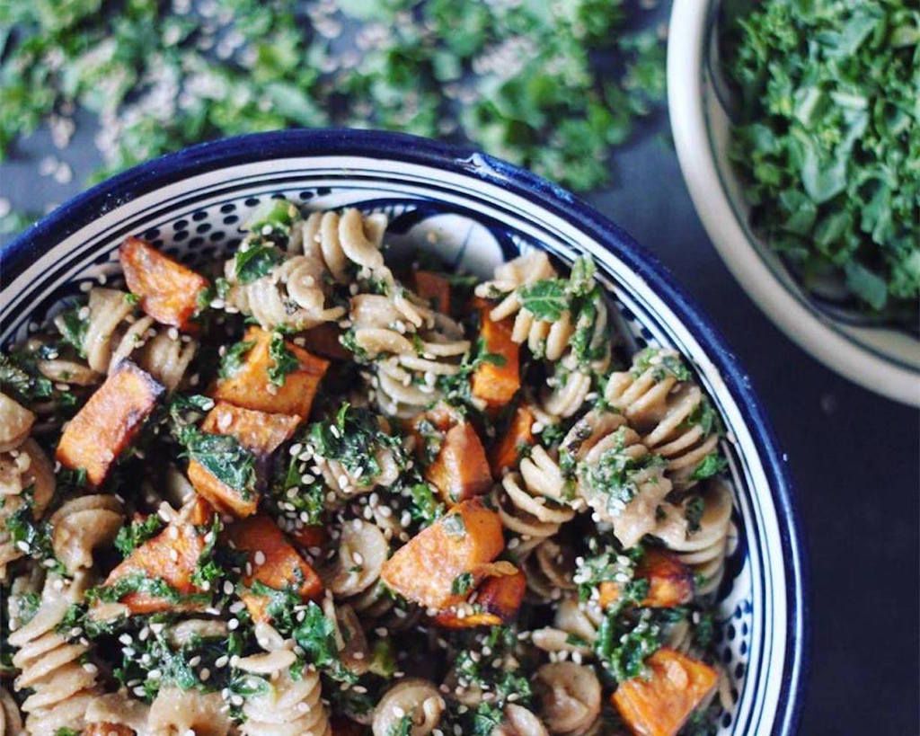 Sund pastasalat med cremet tahindressing 1 cremet tahindressing