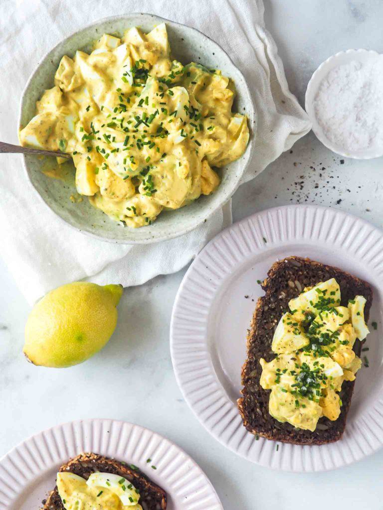 hjemmelavet æggesalat med avocado