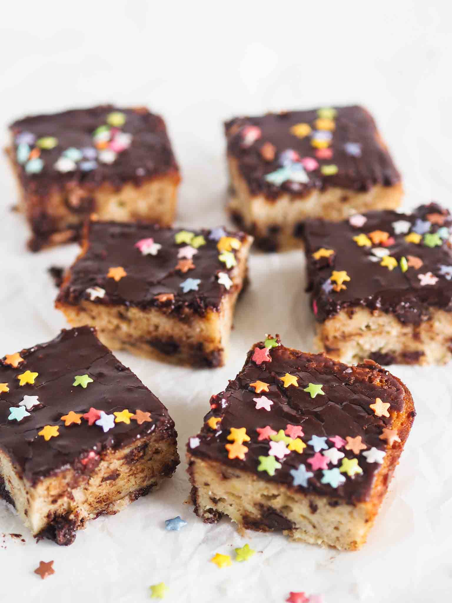 Tick Slik Alle slags Banankage i bradepande med chokolade - perfekt til fest