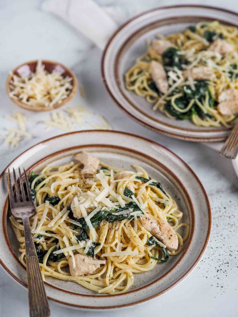 pasta med kylling og spinat
