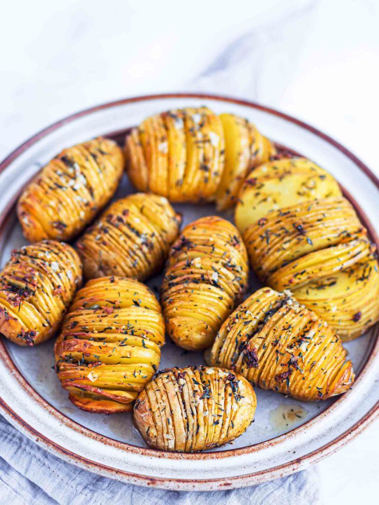 hasselback kartofler med tørret timain