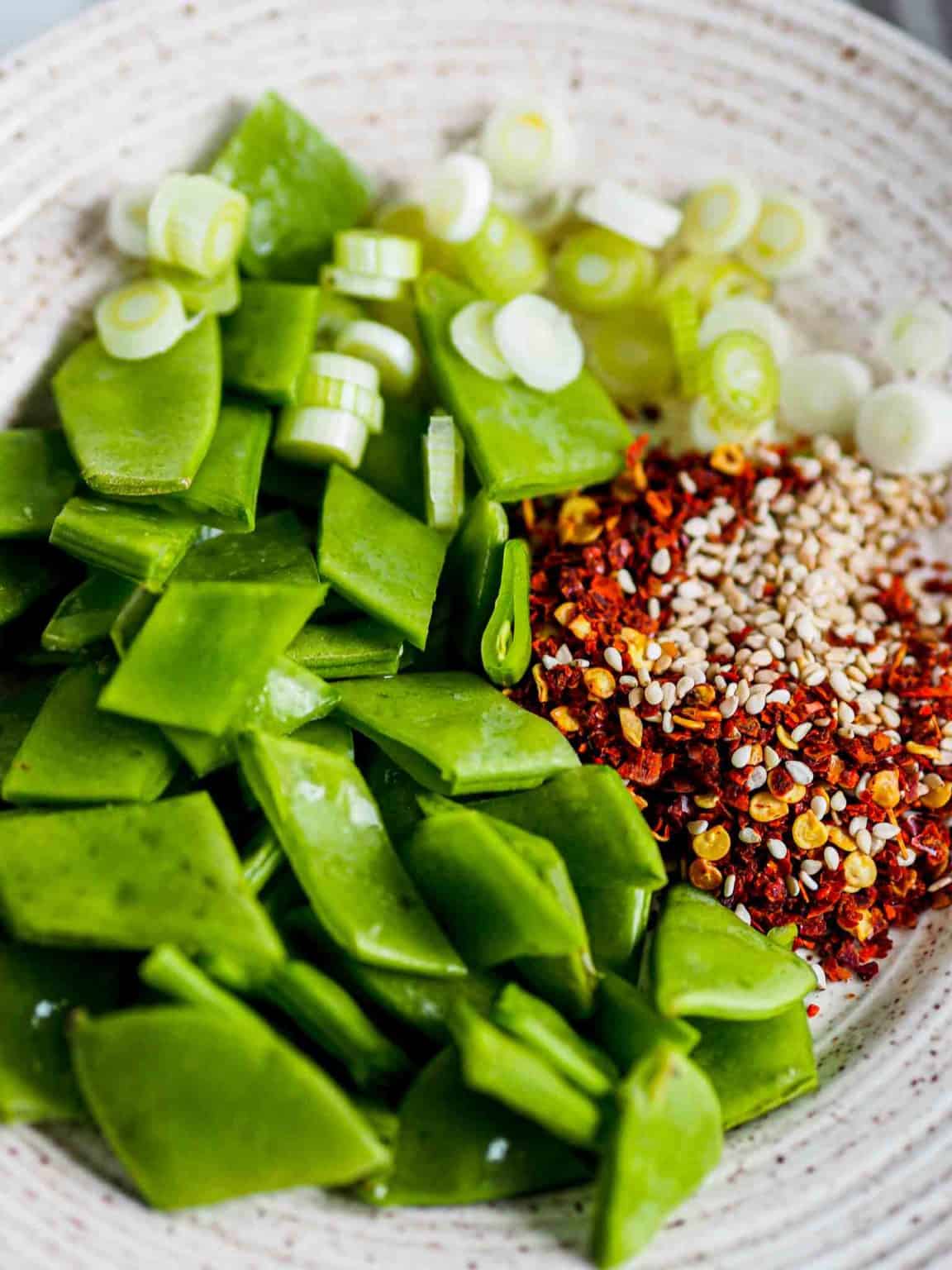 Vegetarisk misosuppe med grøntsager og æg