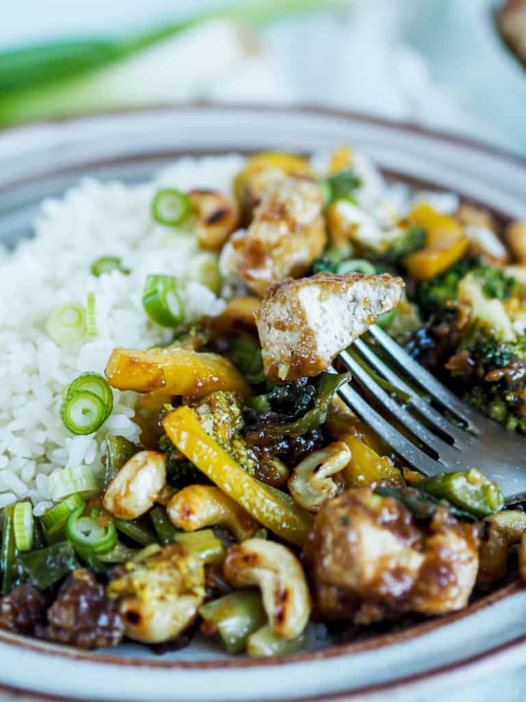 vegetarisk sticky tofu stir fry