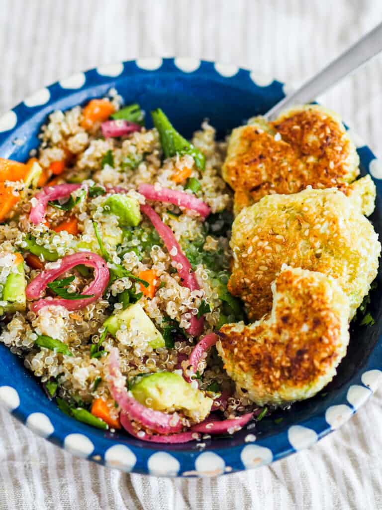 vegetarisk frokost med vegetariske frikadeller