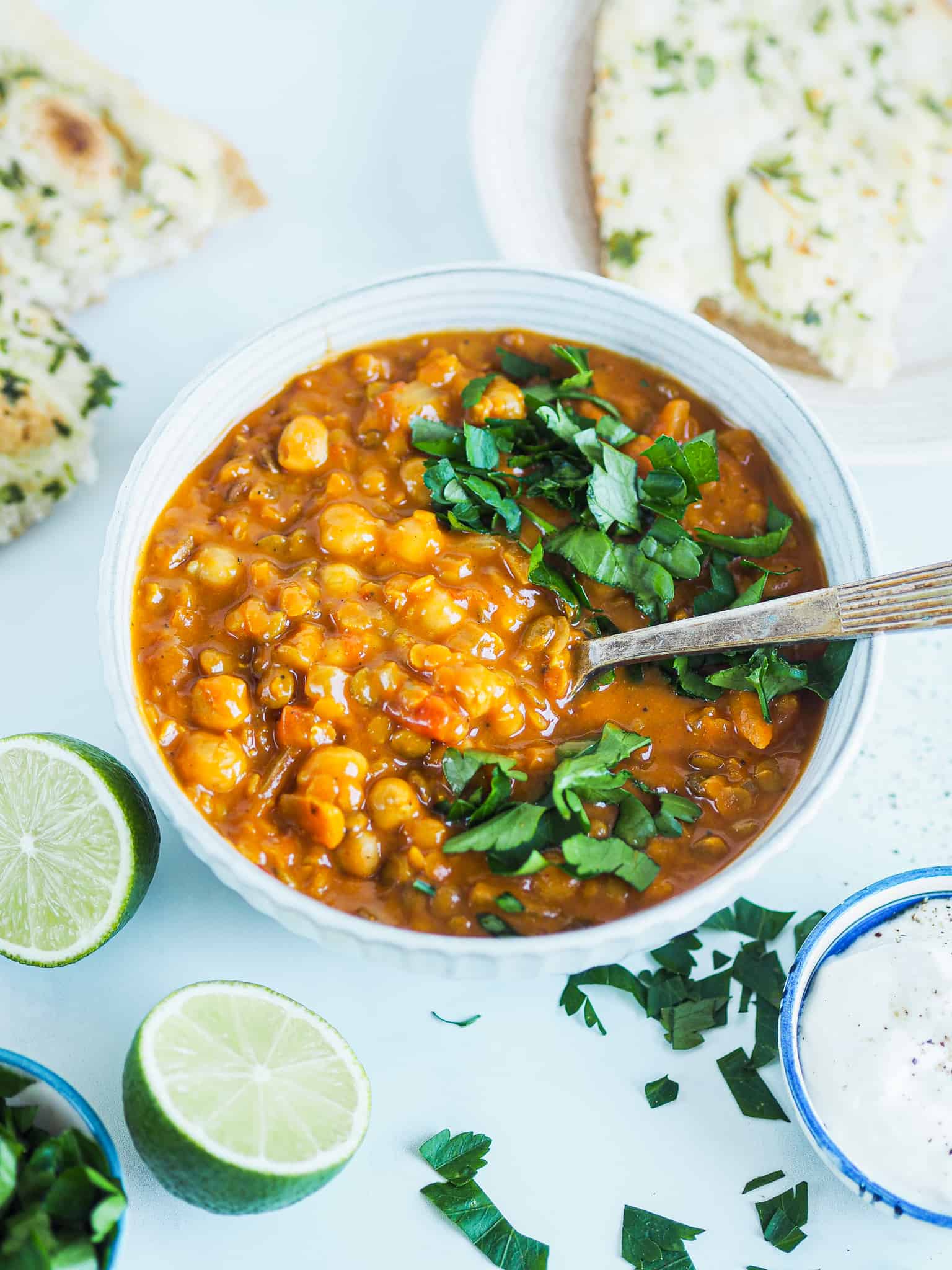 Vegetarisk tikka masala med linser og kikærter