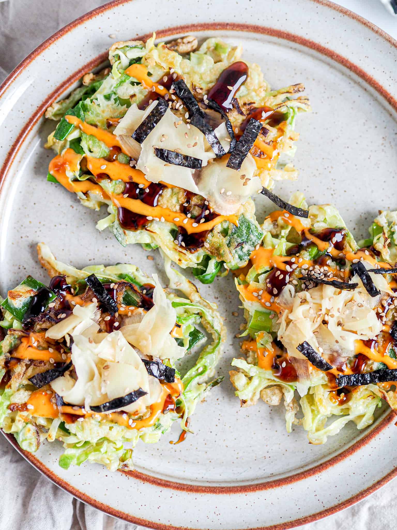 Okonomiyaki - japanske pandekager med spidskål