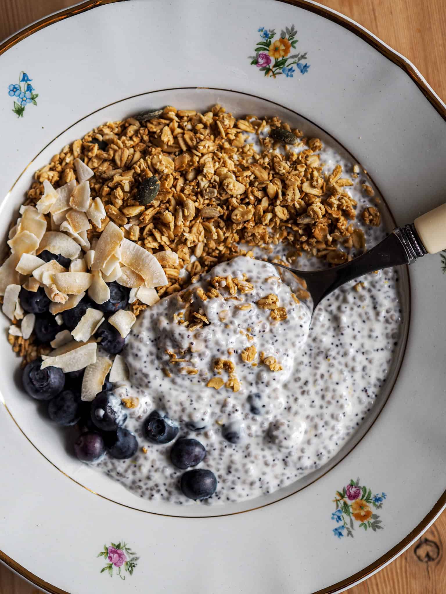 chiagrød med skyr, birkes og citron