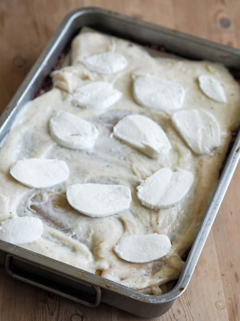 beluga lasagne inden den kommer i ovnen