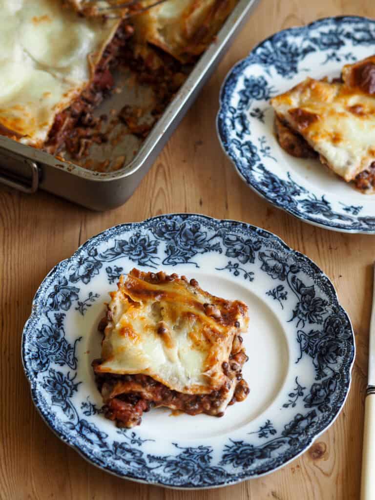 To stykker beluga lasagne