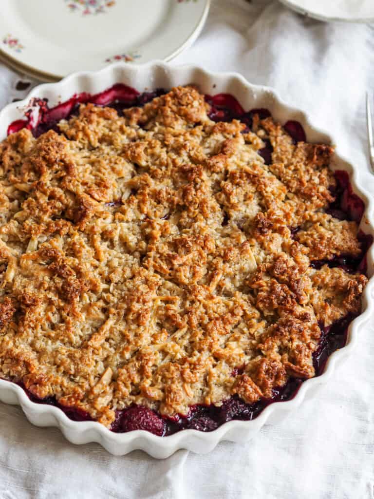 bagt hindbær crumble