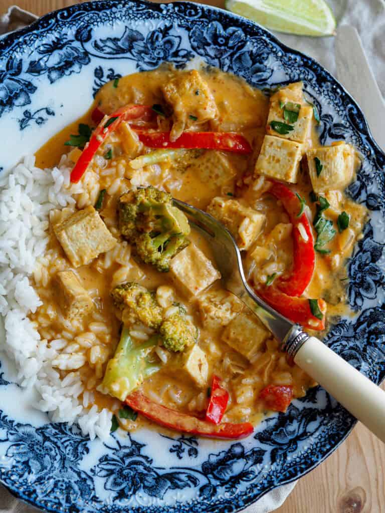 Rød karry med tofu