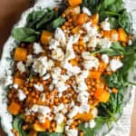 græskarsalat med feta og kikærter