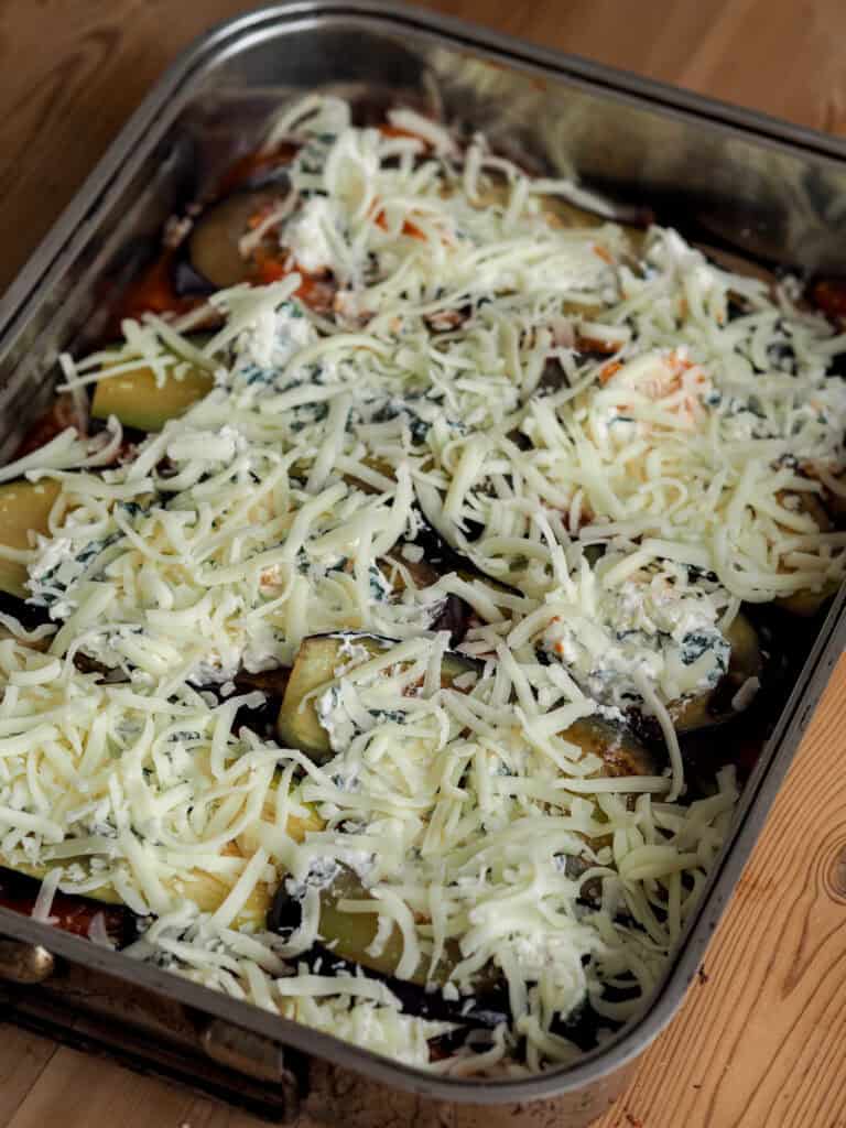 Aubergine lasagne før den har været i ovnen