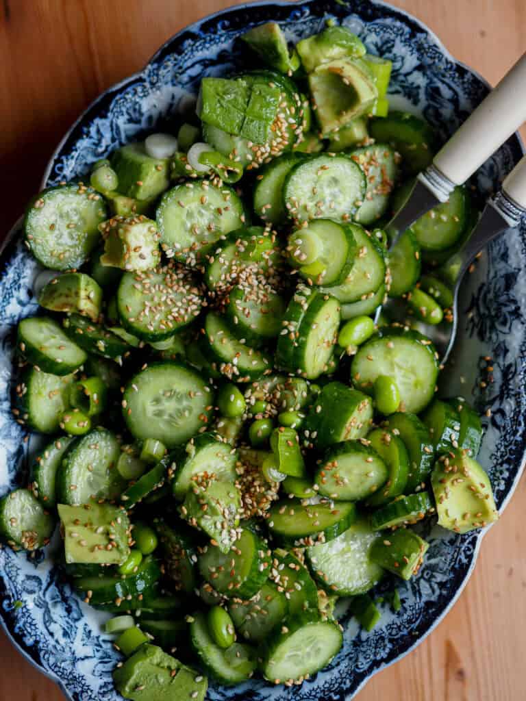 Grøn salat med edamamebønner