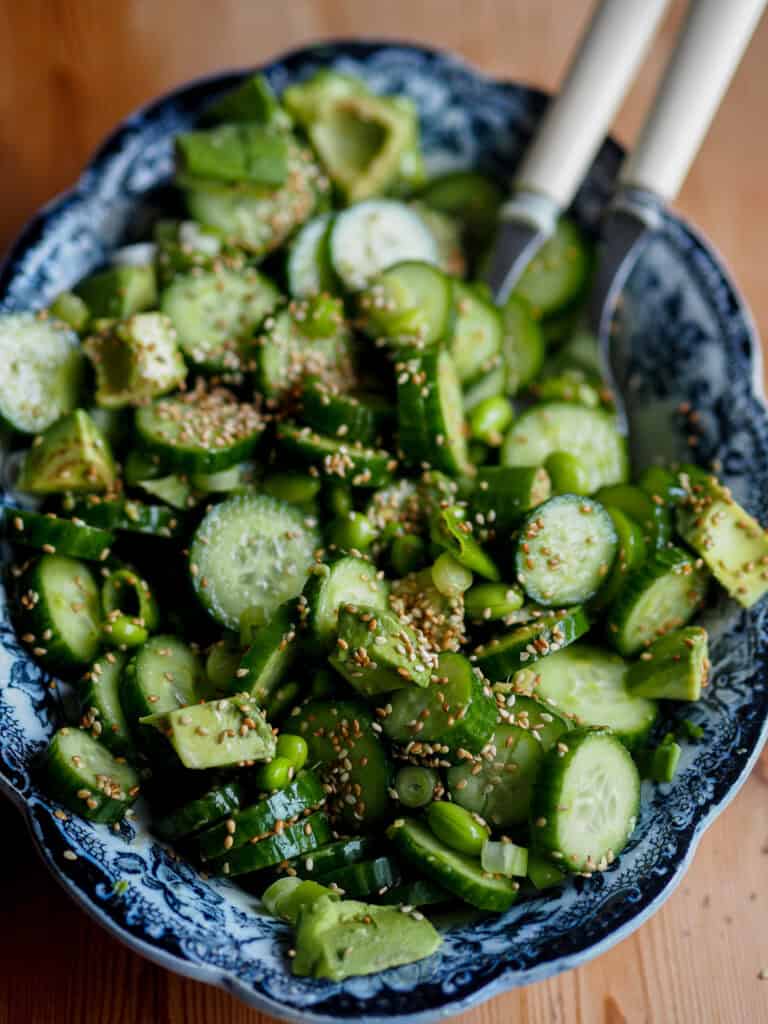 Grøn salat med edamamebønner