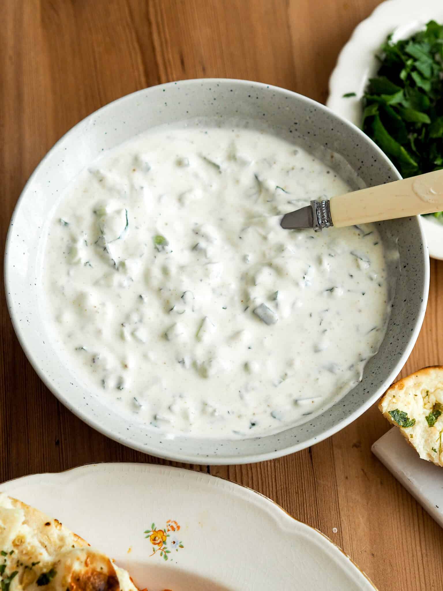 Raita med agurk og mynte