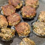 Belugafrikadeller på en stegepande