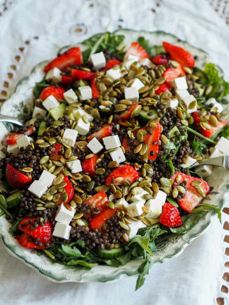 Sommersalat med belugalinser