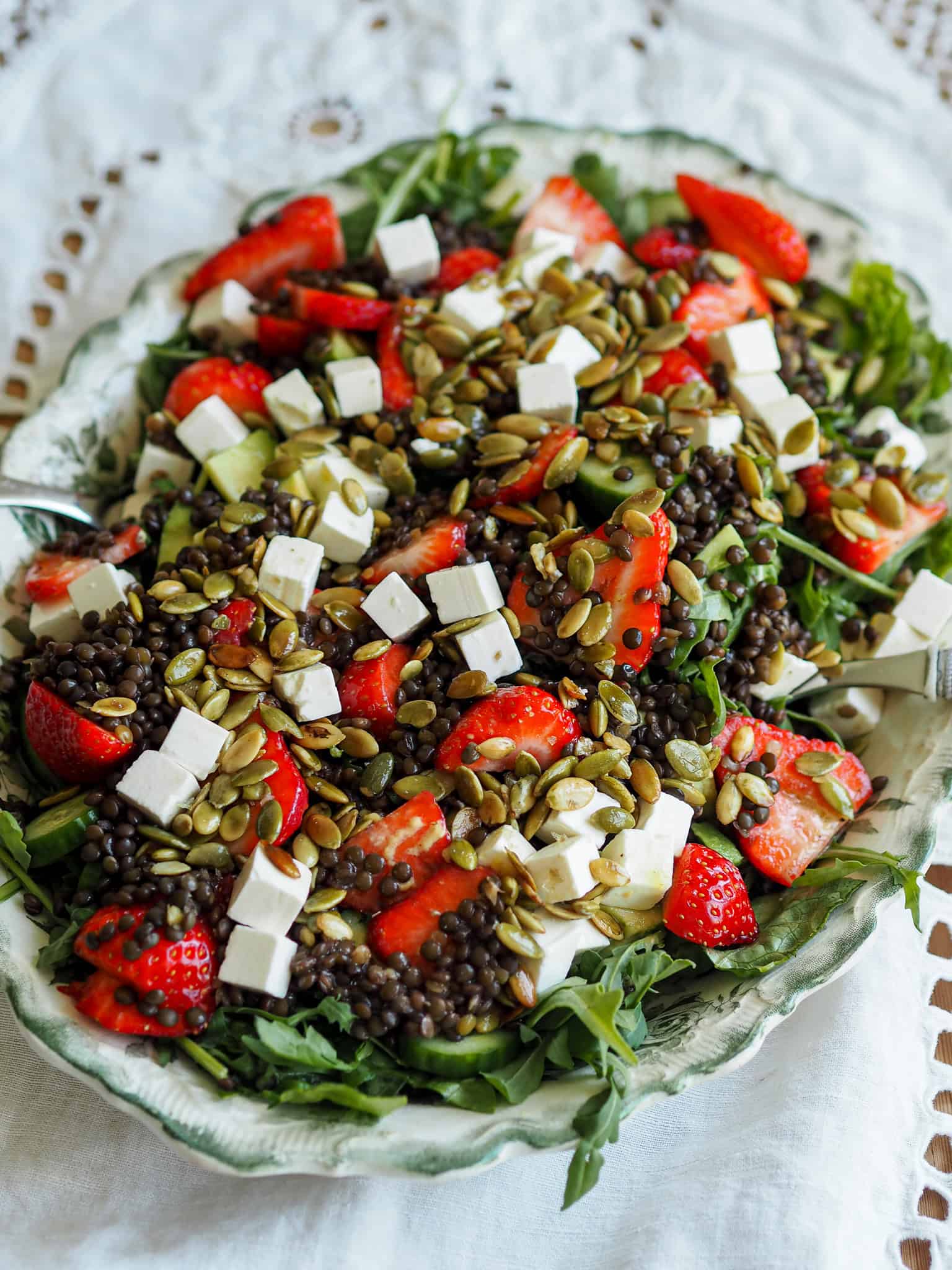 Sommersalat med belugalinser
