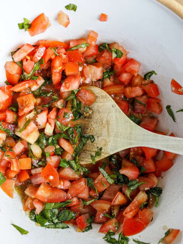 Pasta med friske tomater og hvidløg